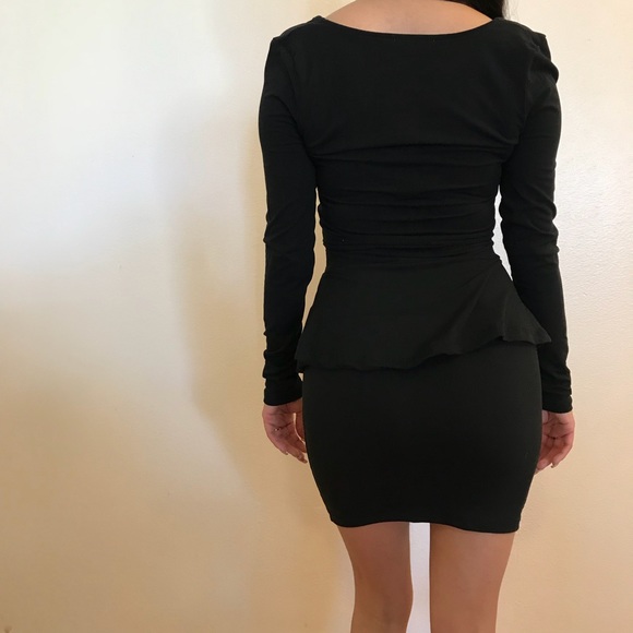 🆕 Black Deep V Peplum Mini Dress - Picture 7 of 7